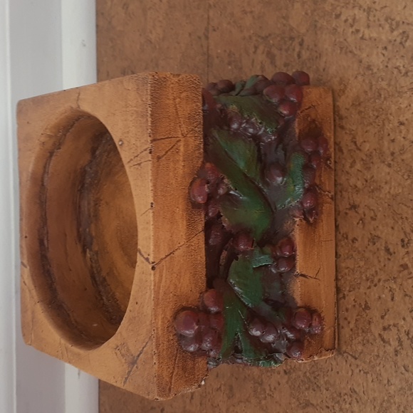 Polyresin wine coaster designed by AJ Pisano. - Picture 4 of 7